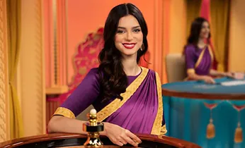 Trận đá gà cựa dao gay cấn